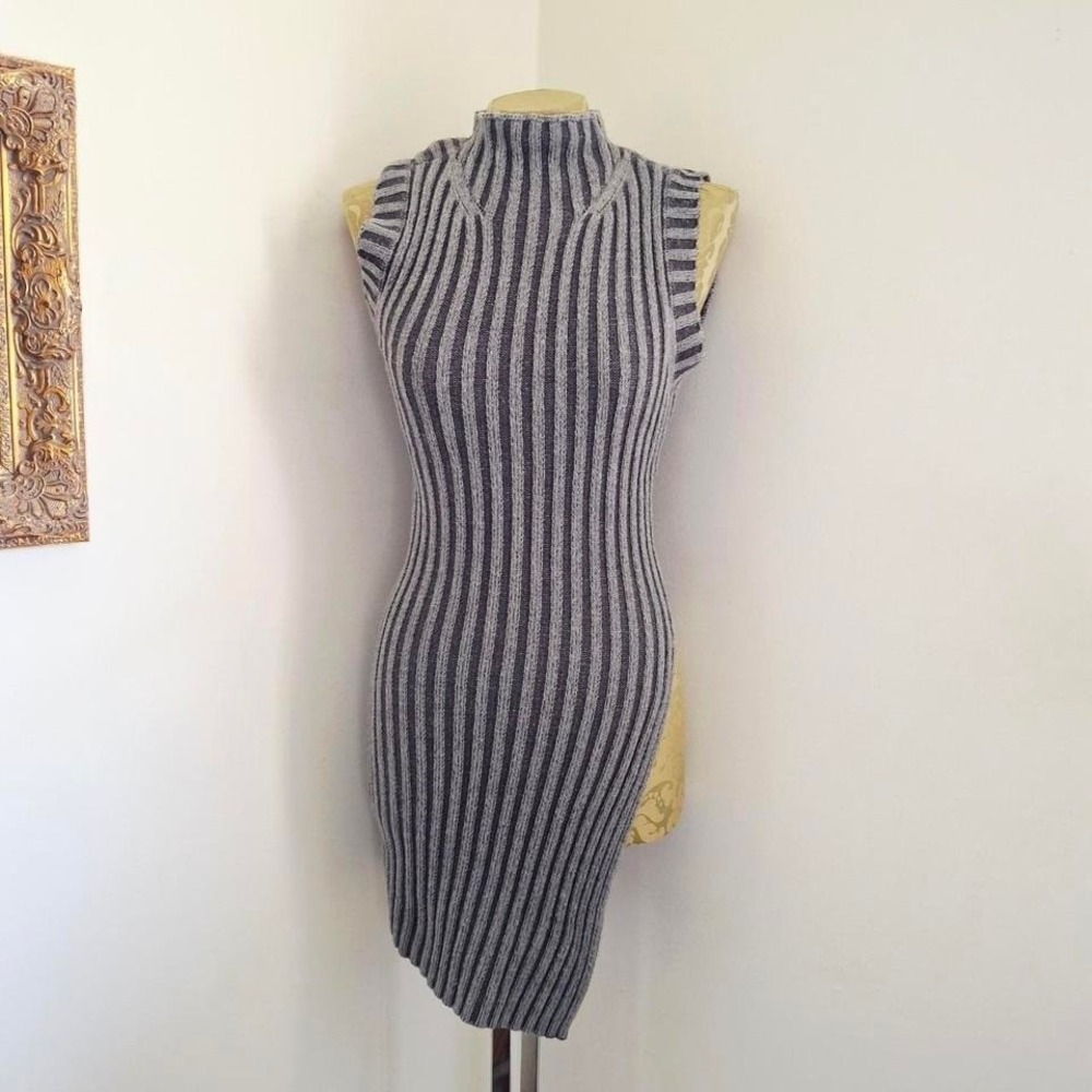 Y2K VTG Express gray knit Mock Neck tunic top side slit small Goth Minimalist